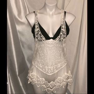 White lace beach cover up🌞